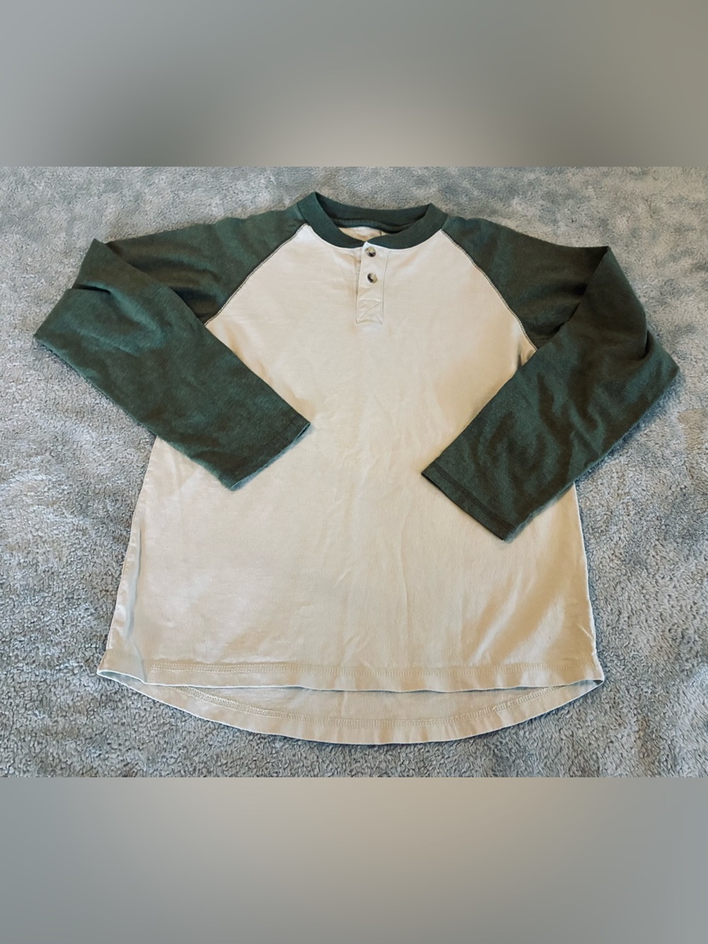Kids Boys Size L Long-Sleeve Henley Raglan Shirt - Forest Green Sleeves, Cream